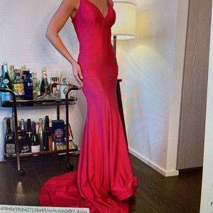 Prom dress. Brand new never worn. Didn’t fit properly.
